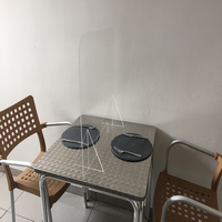 Mampara de metacrilato de 650x600 con ventana