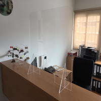 Mampara de metacrilato de 900x750 con ventana